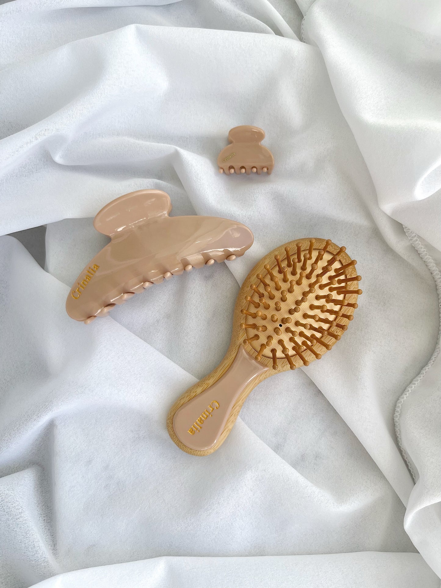 Set: mini bamboo hair brush + hair claw clip + mini claw clip