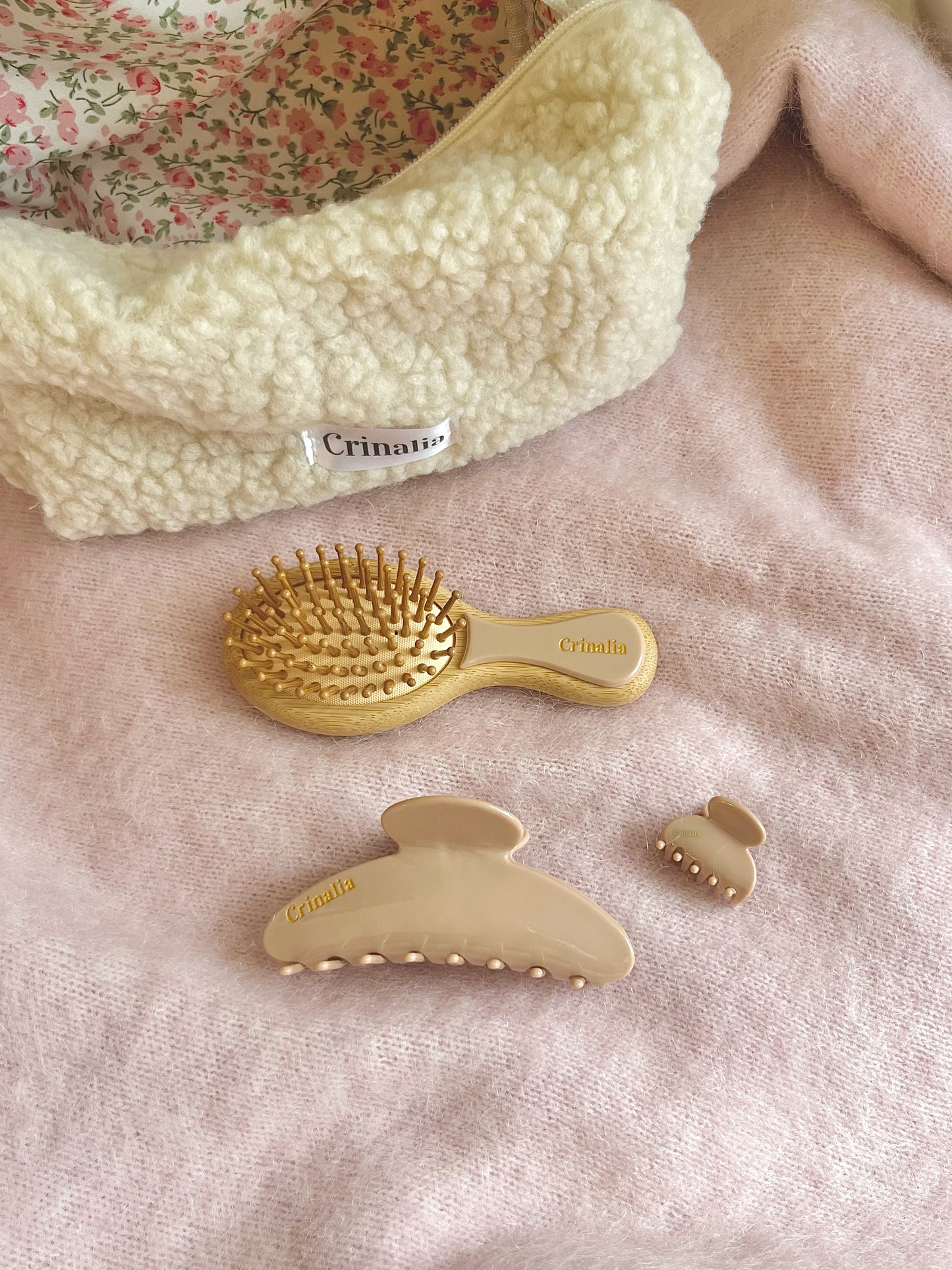 Set: mini bamboo hair brush + hair claw clip + mini claw clip